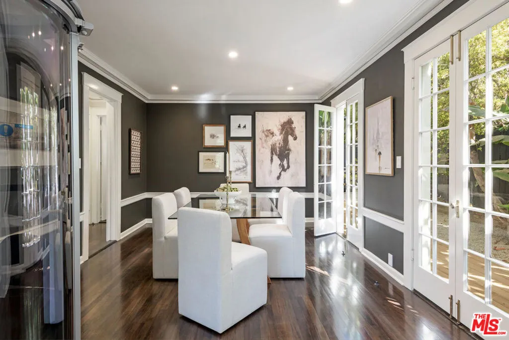 Santa Barbara, California 93101, United States, 3 Bedrooms Bedrooms, ,4 BathroomsBathrooms,Residential,Active,211767