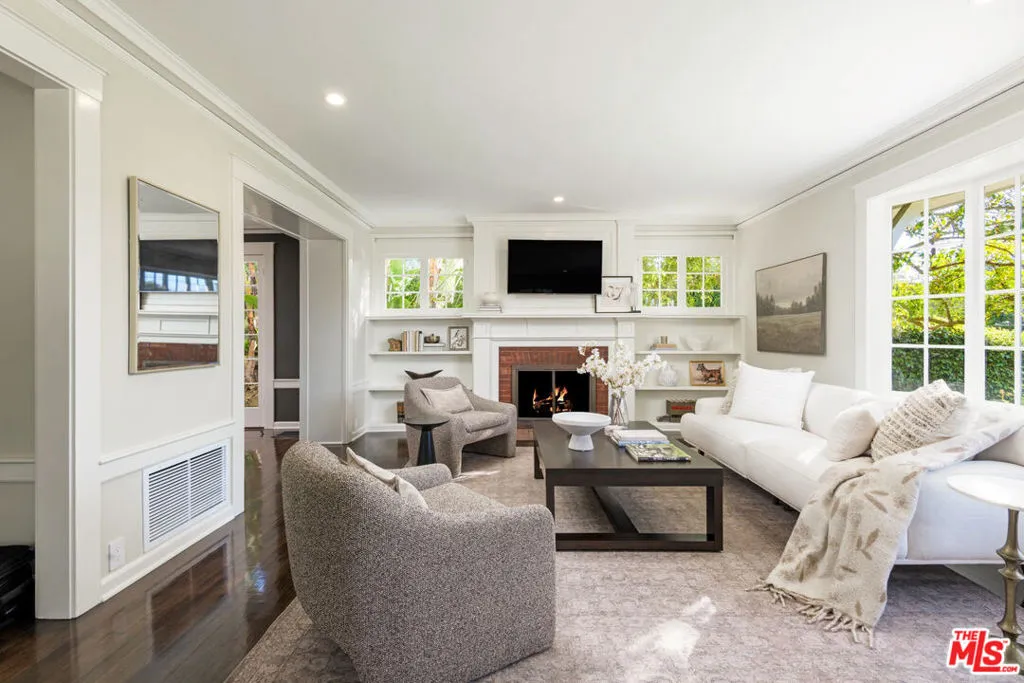 Santa Barbara, California 93101, United States, 3 Bedrooms Bedrooms, ,4 BathroomsBathrooms,Residential,Active,211767