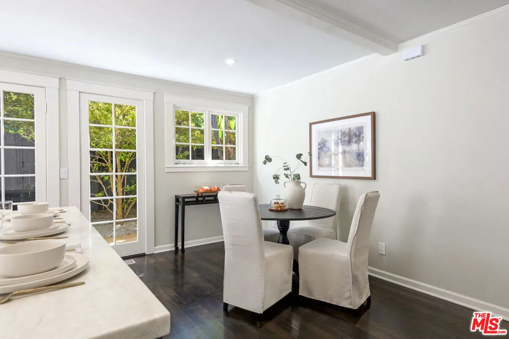 Santa Barbara, California 93101, United States, 3 Bedrooms Bedrooms, ,4 BathroomsBathrooms,Residential,Active,211767