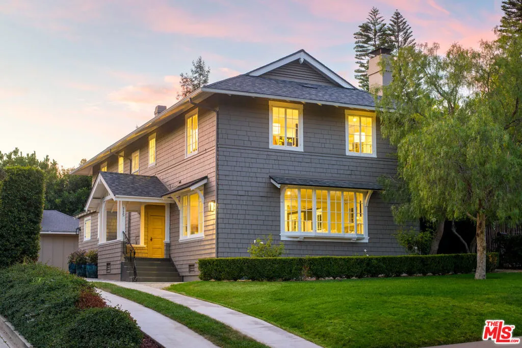 Santa Barbara, California 93101, United States, 3 Bedrooms Bedrooms, ,4 BathroomsBathrooms,Residential,Active,211767