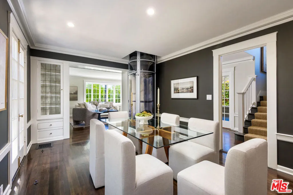 Santa Barbara, California 93101, United States, 3 Bedrooms Bedrooms, ,4 BathroomsBathrooms,Residential,Active,211767