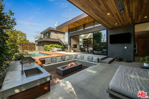 1385 Palms Boulevard Venice CA 90291