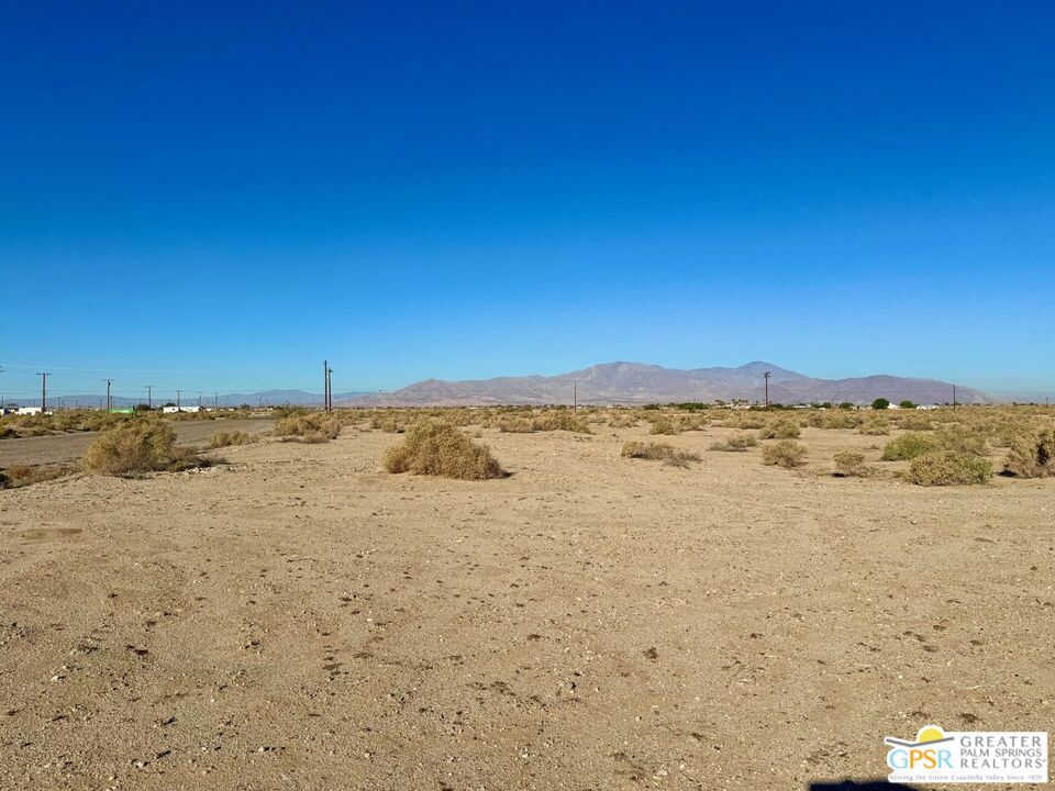 812 Salton Drive
