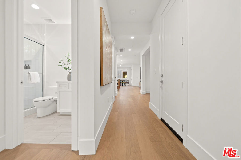 4328 Wilkinson Avenue