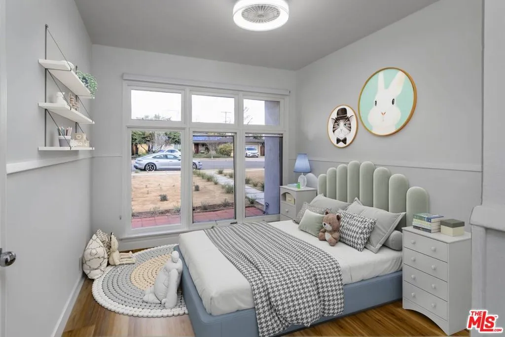 Studio City, California 91604, United States, 4 Bedrooms Bedrooms, ,3 BathroomsBathrooms,Residential,Active,221556