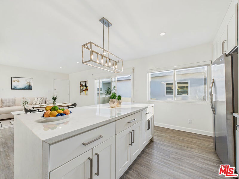 303 E Alameda Avenue
