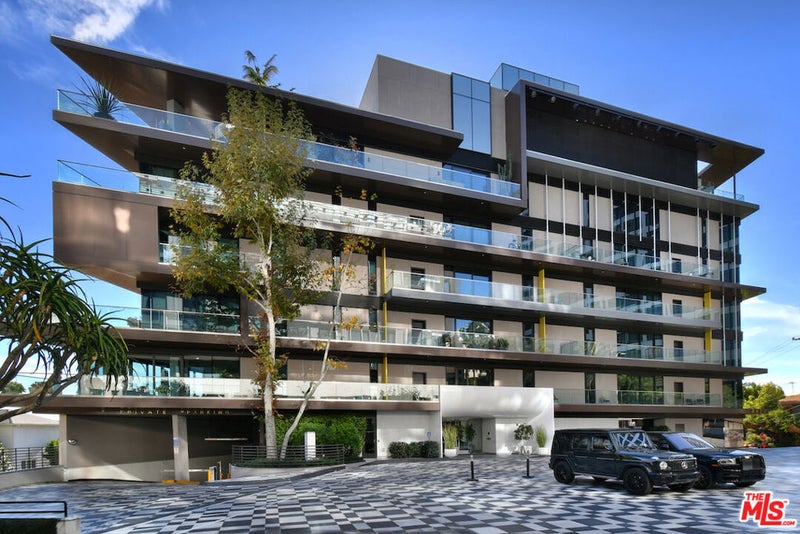 8420 Sunset Boulevard 403