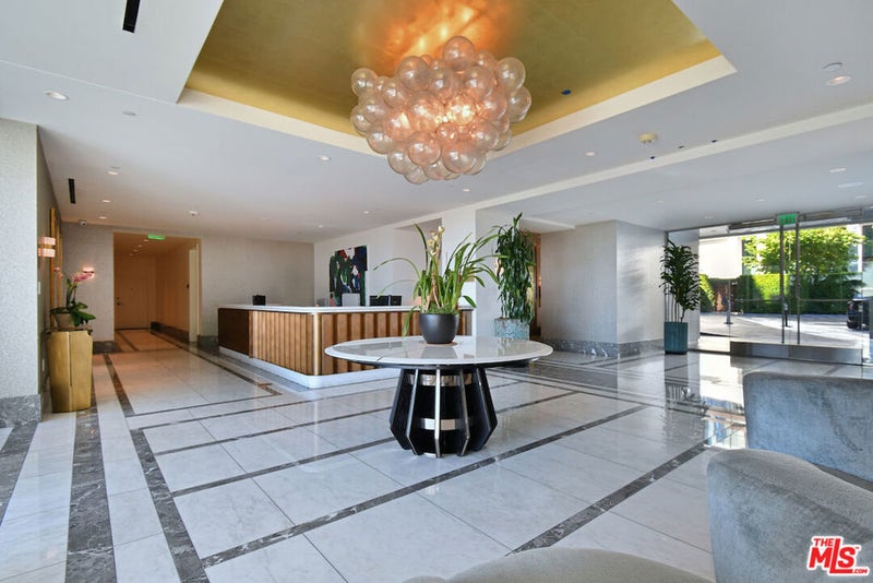 8420 Sunset Boulevard 403