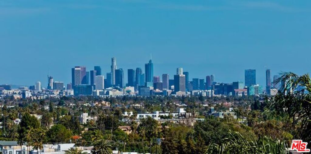 1131 Alta Loma Road 326
