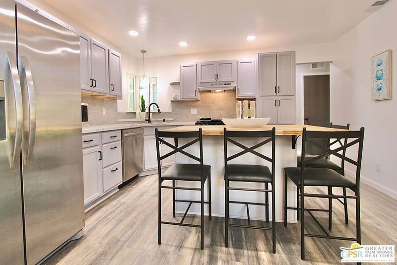 4566 Freeway Circle