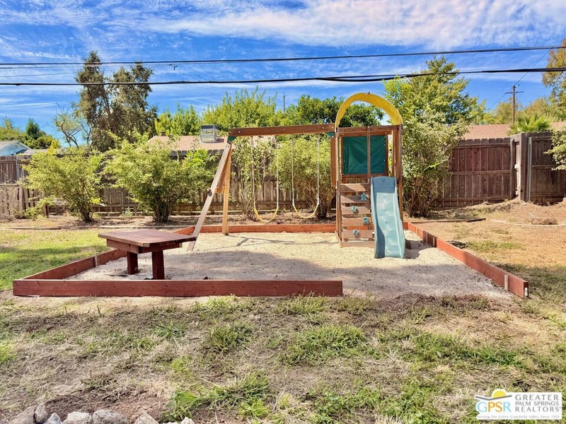 4566 Freeway Circle