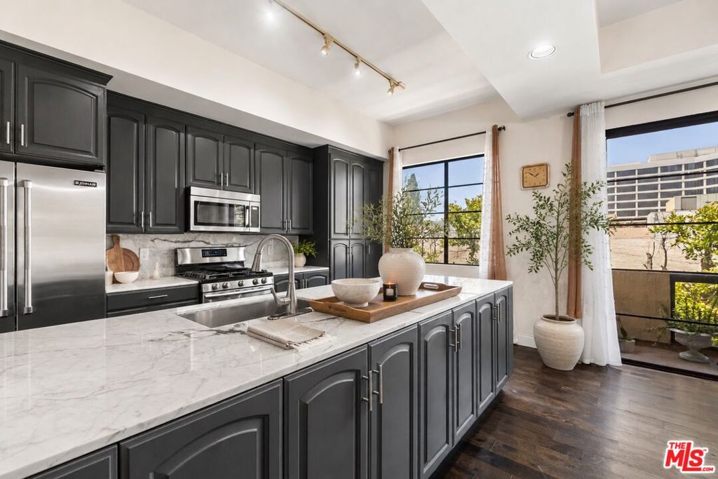 234 S Gale Drive 209