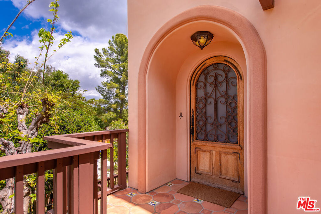21322 Hillside Drive