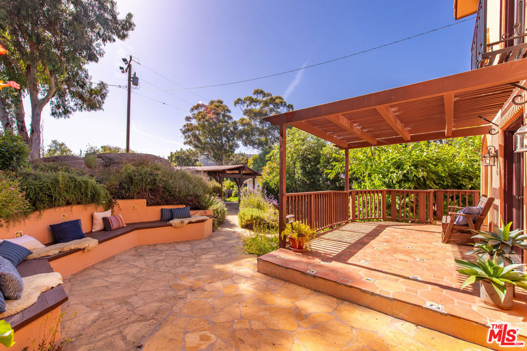 21322 Hillside Drive