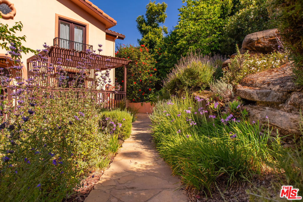 21322 Hillside Drive
