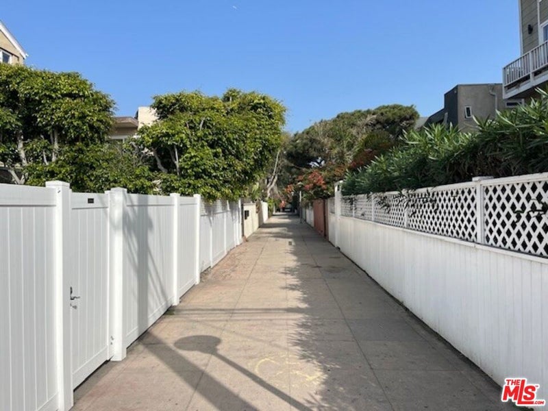 23 19th Avenue