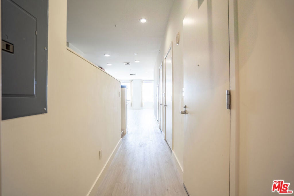 3810 Wilshire Boulevard 1209