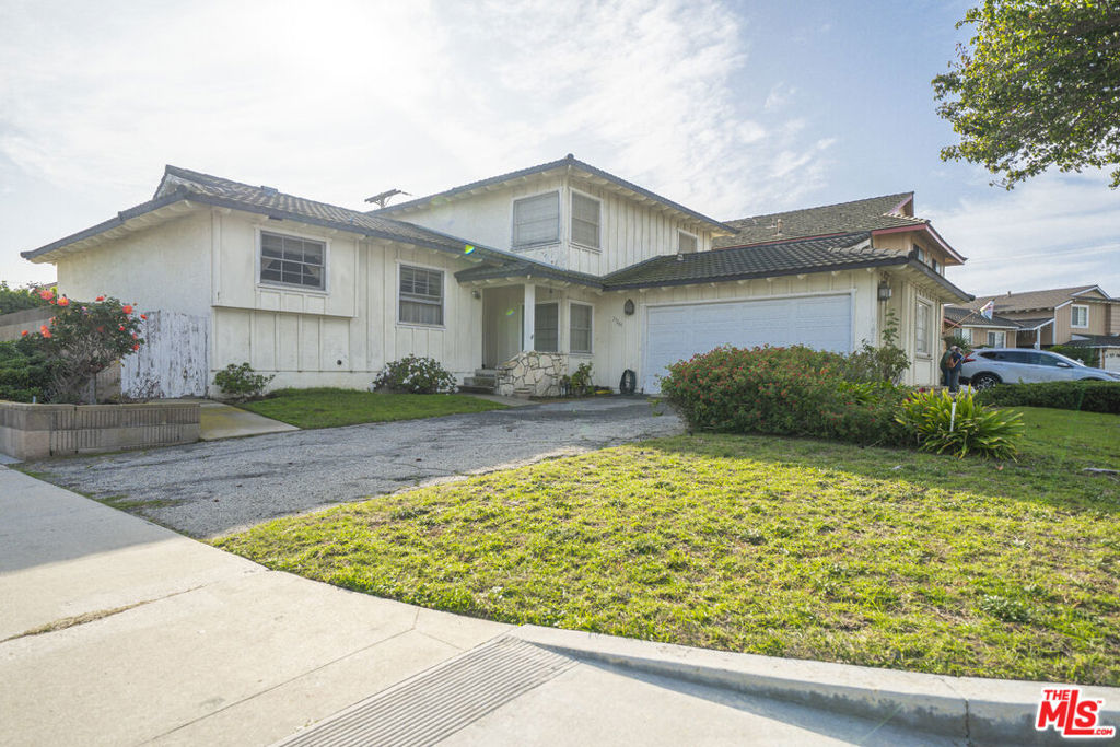 23205 Juniper Avenue