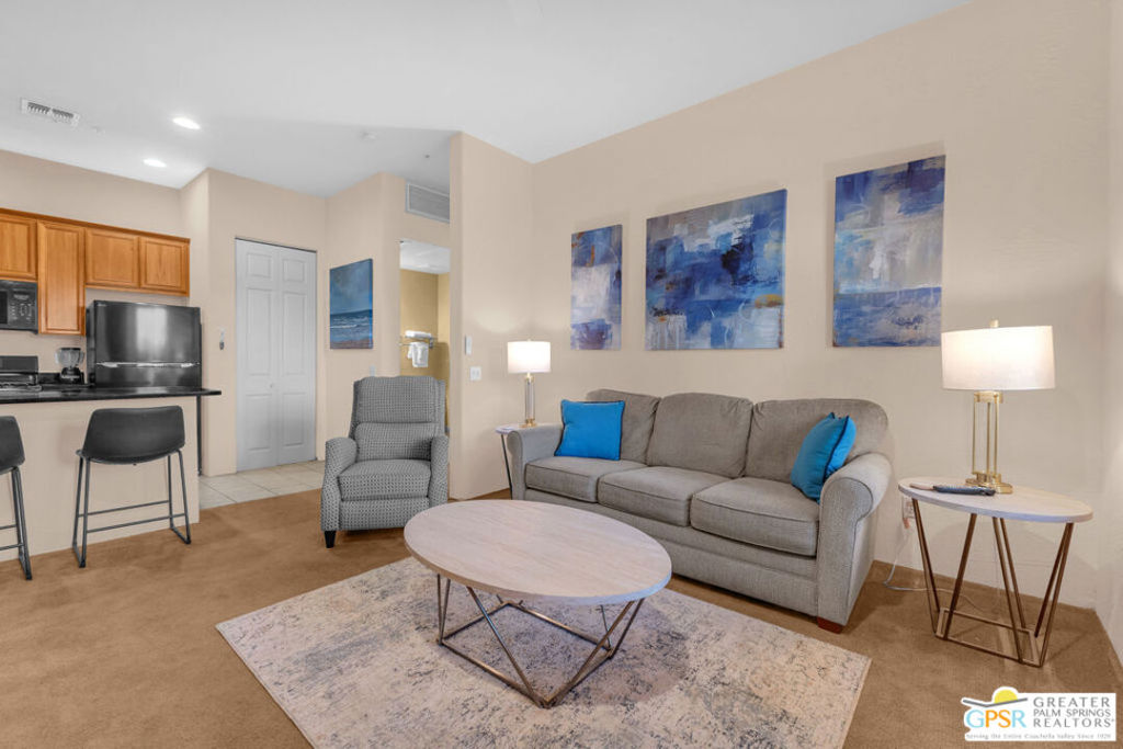 50740 Santa Rosa Plaza 2