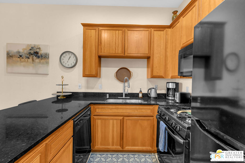 50740 Santa Rosa Plaza 2