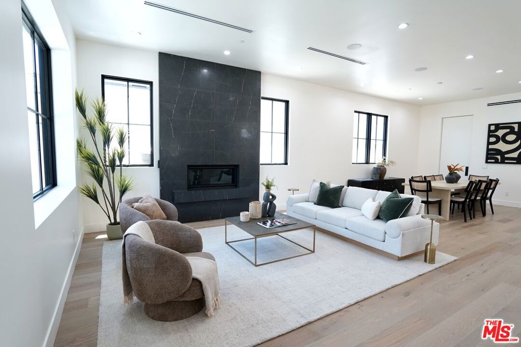 Properties 4 1441 S Oakhurst Drive