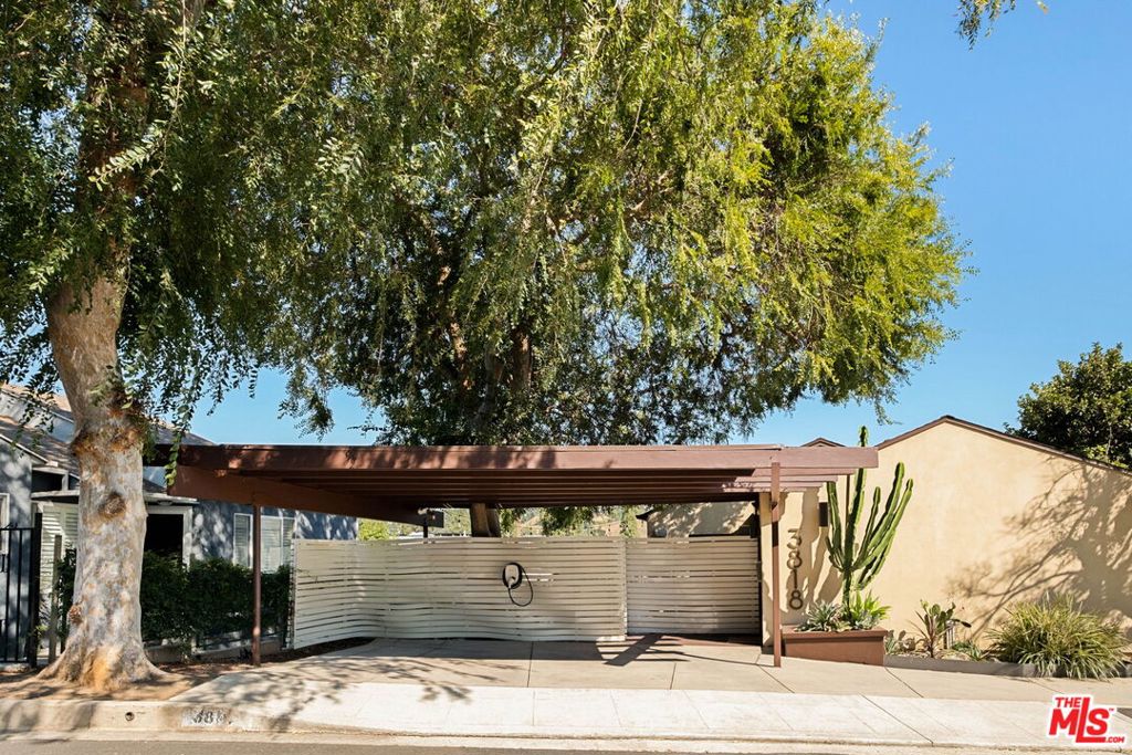 3818 Roderick Road