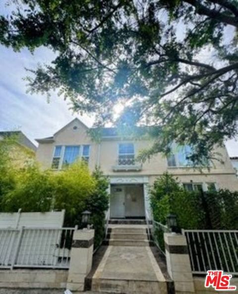 137 S Crescent Drive 4 Beverly Hills CA 90212