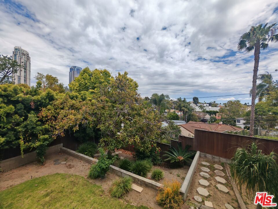 2052 Kerwood Avenue