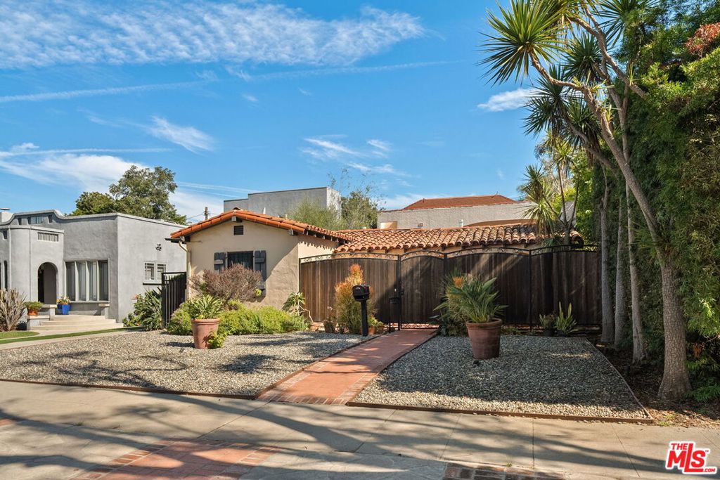 2124 Glyndon Avenue