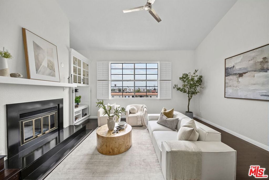 12515 Pacific Avenue 208