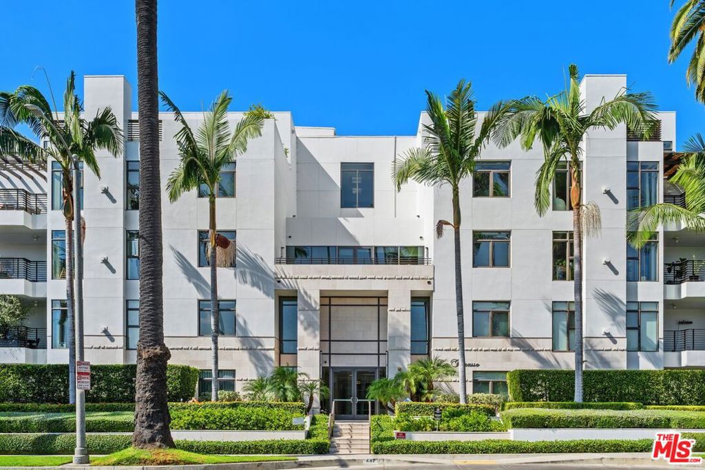 Properties 1 447 N Doheny Drive 102