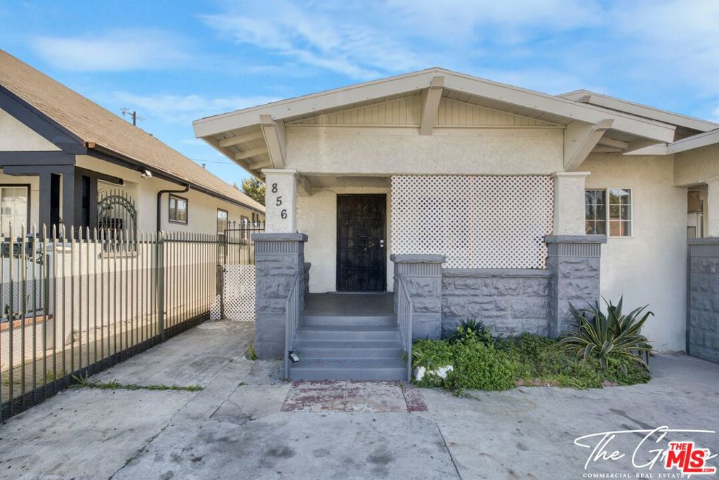 856 W 47th Street