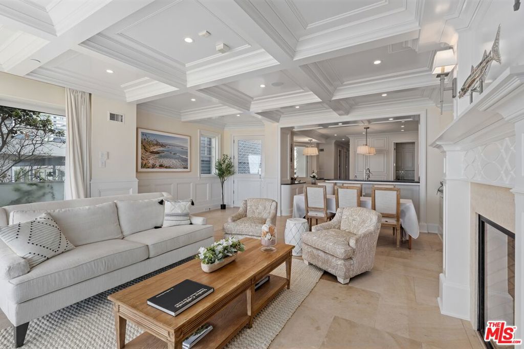 Properties 4 2705 Ocean Front Walk