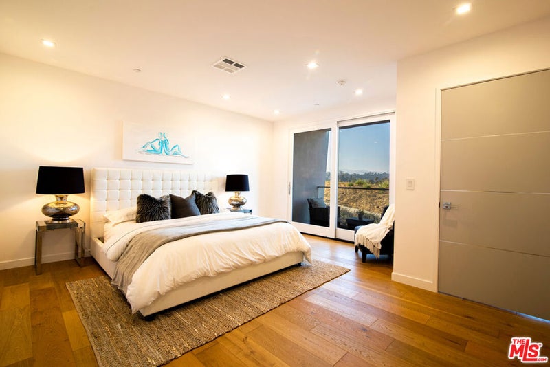 1015 Figueroa Terrace 22