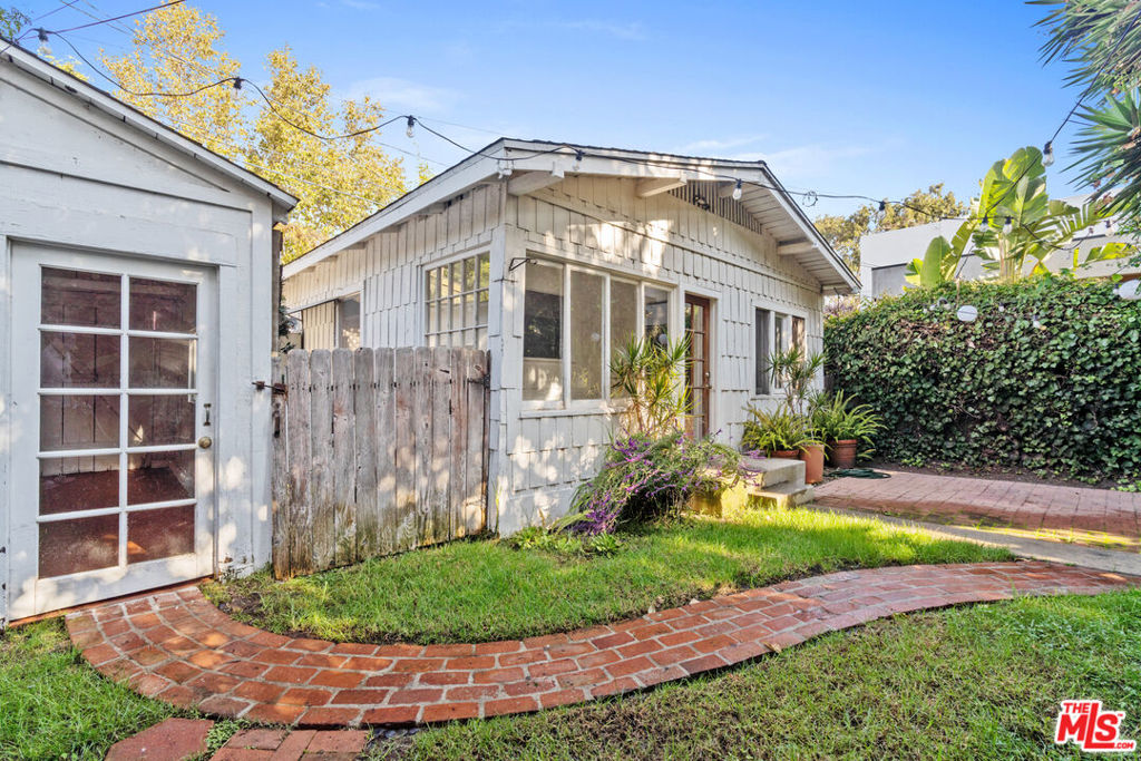 691 Santa Clara Avenue