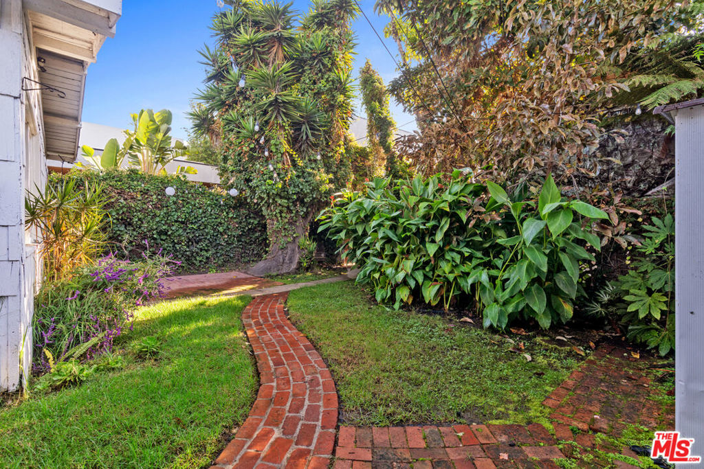 691 Santa Clara Avenue