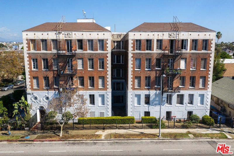2000 Arlington Avenue