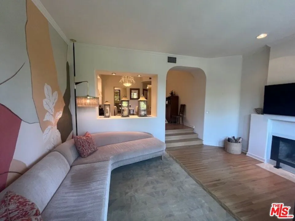 Pacific Palisades, California 90272, United States, 3 Bedrooms Bedrooms, ,2 BathroomsBathrooms,Residential,Active,184121