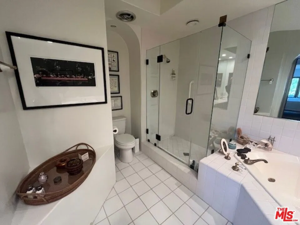 Pacific Palisades, California 90272, United States, 3 Bedrooms Bedrooms, ,2 BathroomsBathrooms,Residential,Active,184121