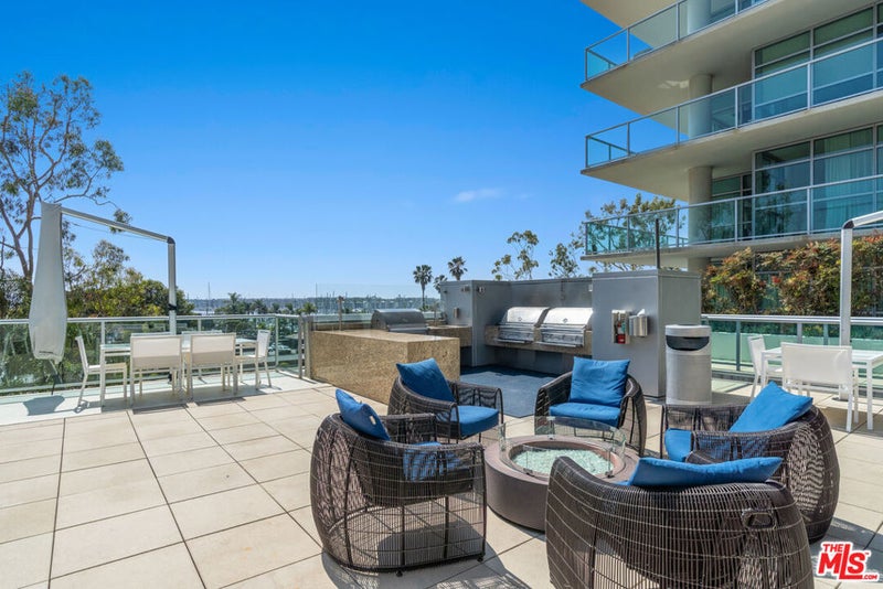 13700 Marina Pointe Drive 1126