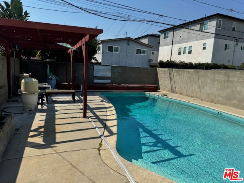 2201 S Ridgeley Drive