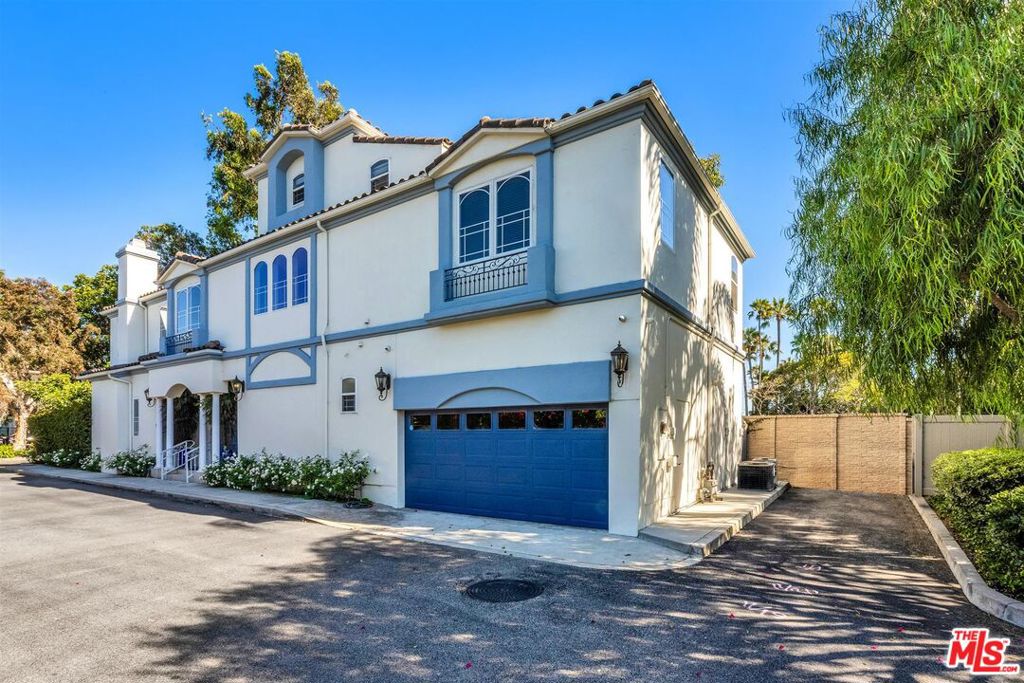928 Harbor Crossing Lane