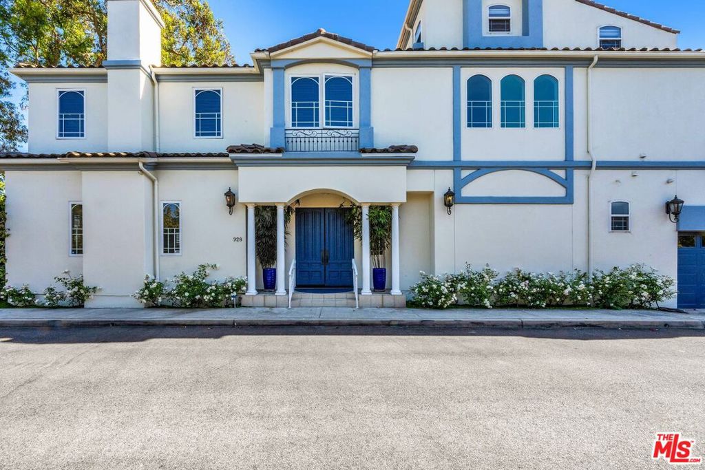 928 Harbor Crossing Lane
