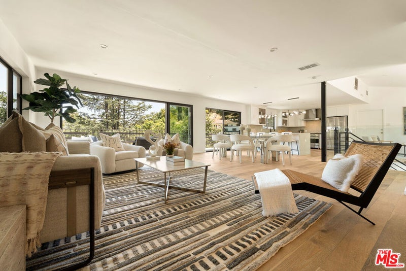11587 Sunshine Terrace