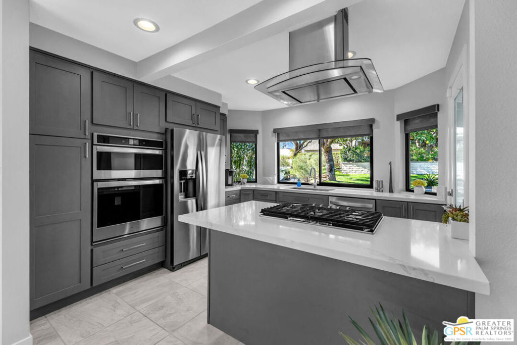 35583 W Paseo Circulo
