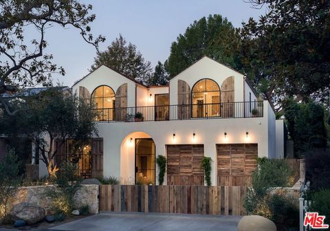 4137 Mary Ellen Avenue Studio City CA 91604