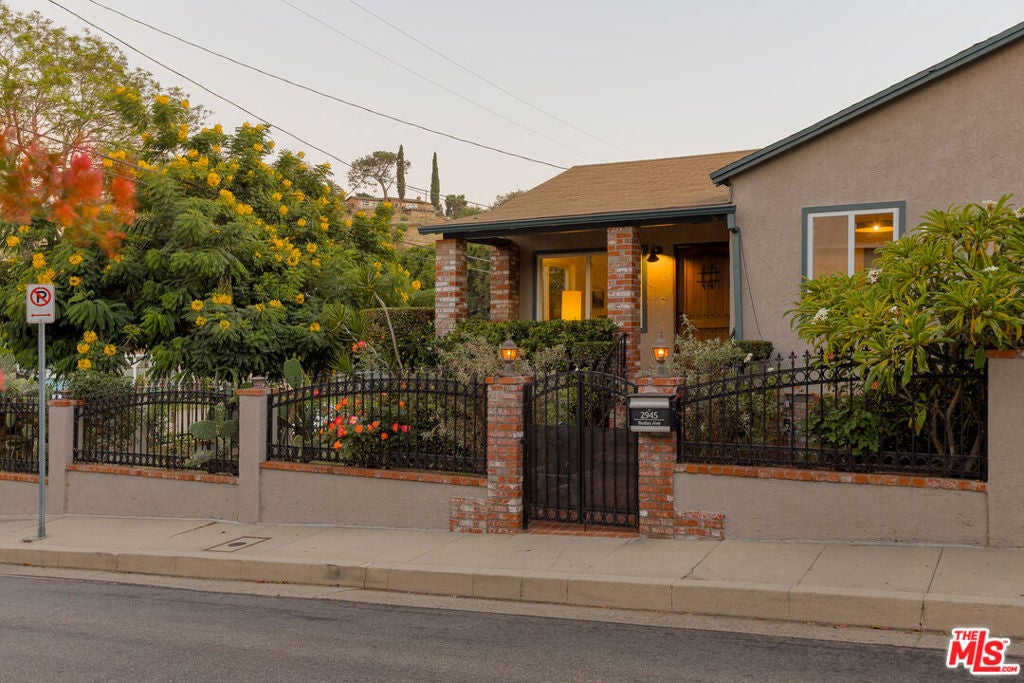 2945 Budau Avenue