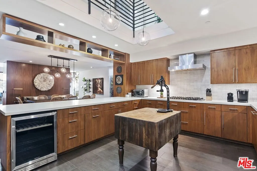 Venice, California 90291, United States, 3 Bedrooms Bedrooms, ,3 BathroomsBathrooms,Residential,Active,250664