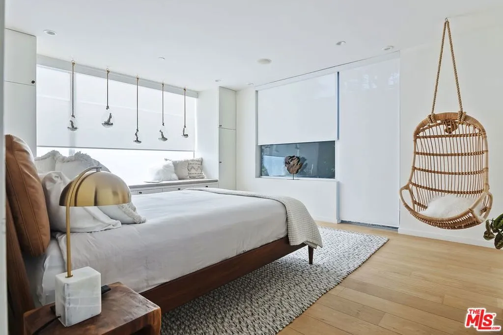 Venice, California 90291, United States, 3 Bedrooms Bedrooms, ,3 BathroomsBathrooms,Residential,Active,250664