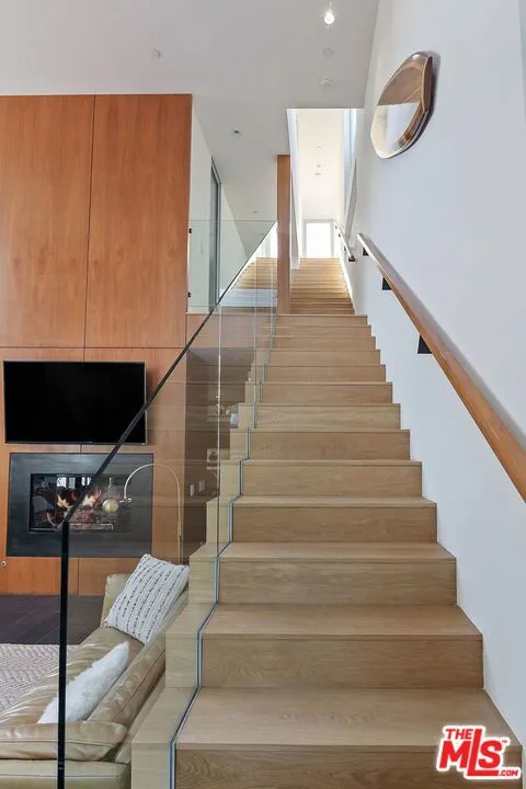 Venice, California 90291, United States, 3 Bedrooms Bedrooms, ,3 BathroomsBathrooms,Residential,Active,250664